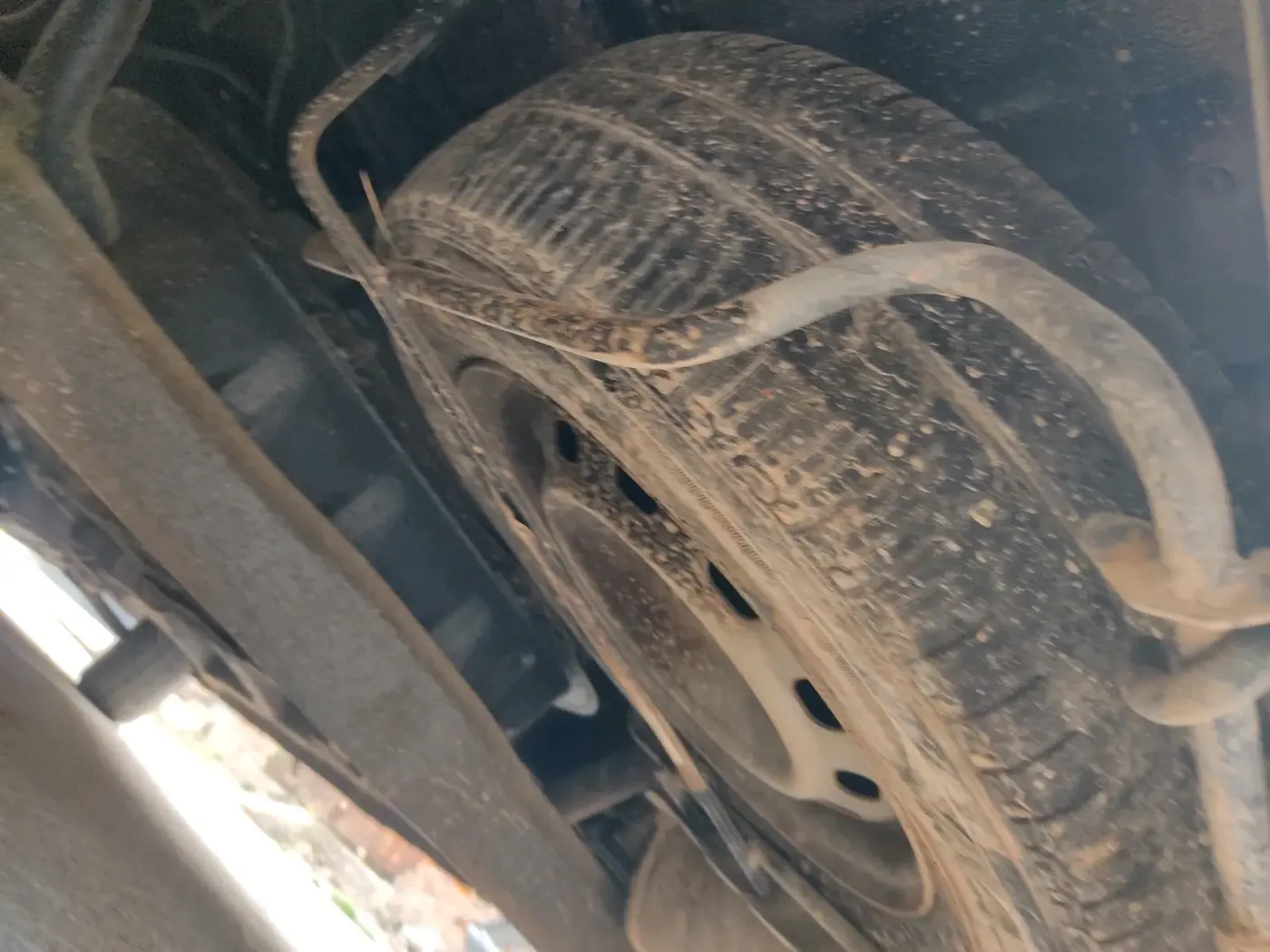 2018 Mahindra Kuv100 K2 TRIP CNG, Petrol, Manual, 52,052 km, tyre
