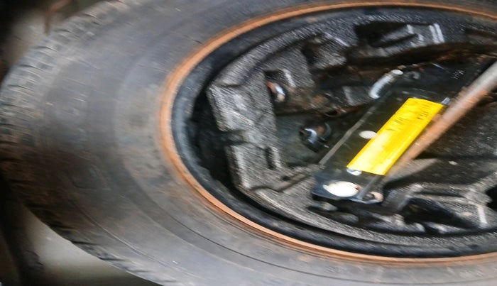 2012 Skoda Superb ELEGANCE 1.8 TSI MT, Petrol, Manual, 83,677 km, tyre