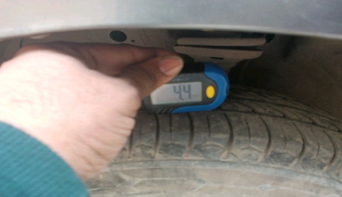 2014 Maruti Wagon R 1.0 LXI CNG, Petrol, Manual, 1,65,787 km, tyre