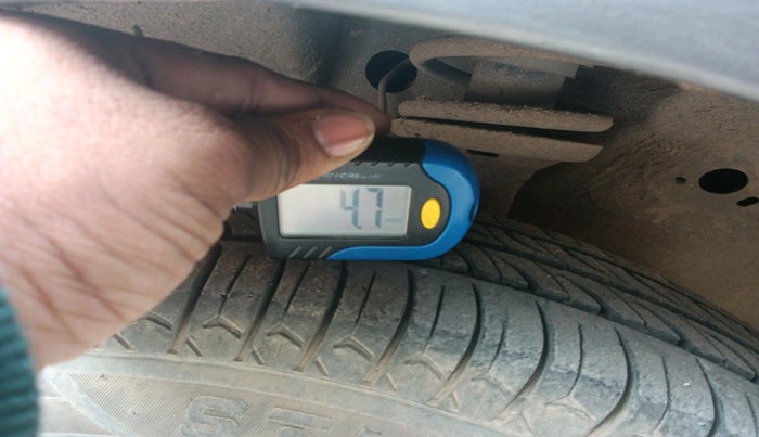 2014 Maruti Wagon R 1.0 LXI CNG, Petrol, Manual, 1,65,787 km, tyre