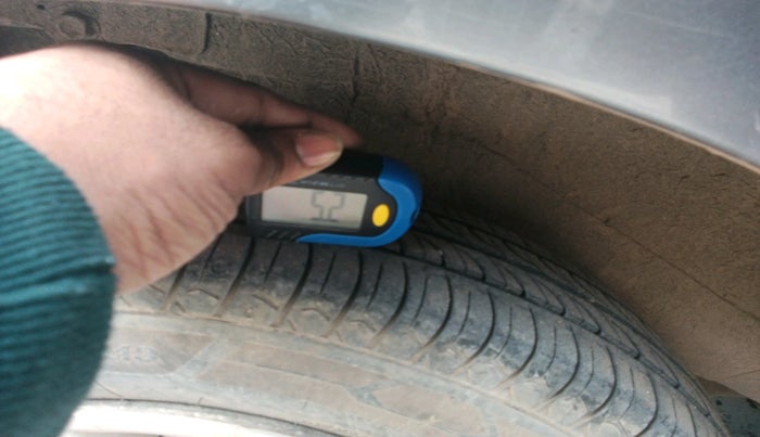 2014 Maruti Wagon R 1.0 LXI CNG, Petrol, Manual, 1,65,787 km, tyre