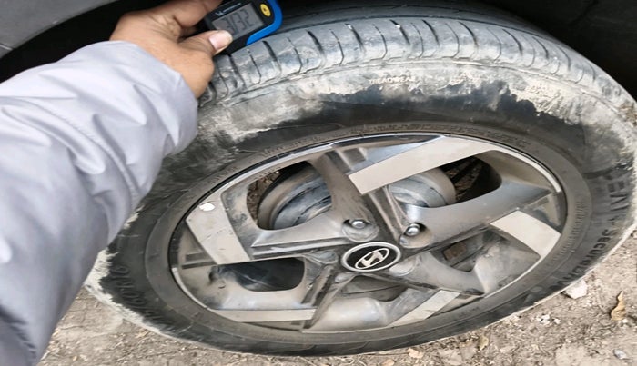 2019 Hyundai VENUE SX 1.4 CRDI, Diesel, Manual, 1,26,859 km, tyre