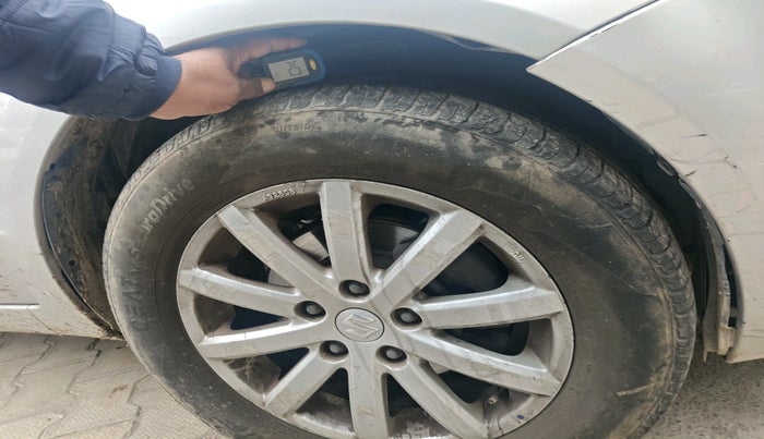 2010 Maruti SX4 ZXI AT, Petrol, Automatic, 1,60,695 km, tyre