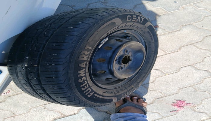 2019 Maruti Alto LXI, Petrol, Manual, 63,804 km, tyre