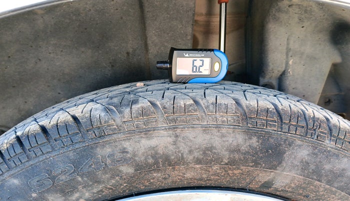 2013 Maruti Swift VXI, Petrol, Manual, 74,365 km, tyre