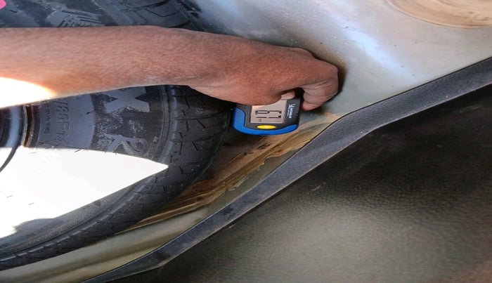 2013 Maruti Swift VXI, Petrol, Manual, 74,365 km, tyre