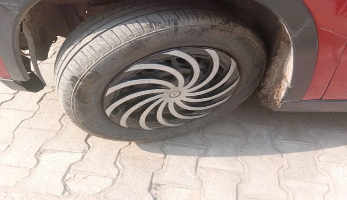 2019 Maruti Vitara Brezza VDI, Diesel, Manual, 1,44,380 km, tyre