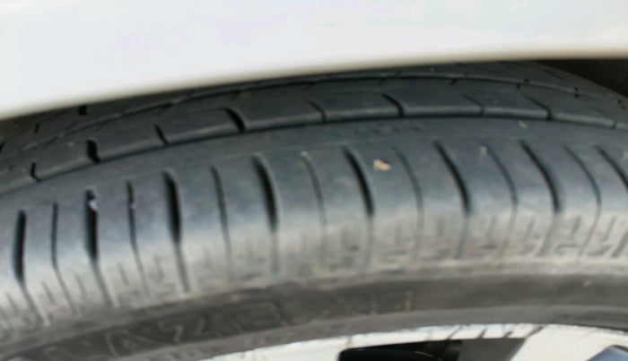 2017 Hyundai Verna 1.6 CRDI SX, Diesel, Manual, 1,64,107 km, tyre