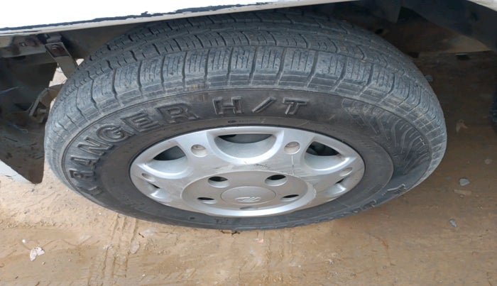 2013 Mahindra Bolero ZLX BS IV, Diesel, Manual, 65,444 km, tyre