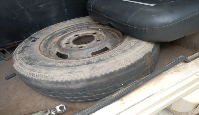 2013 Mahindra Bolero ZLX BS IV, Diesel, Manual, 65,444 km, tyre