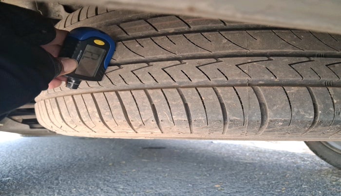 2022 Hyundai ALCAZAR PLATINUM (O) 6STR 2.0 AT, Petrol, Automatic, 44,268 km, tyre