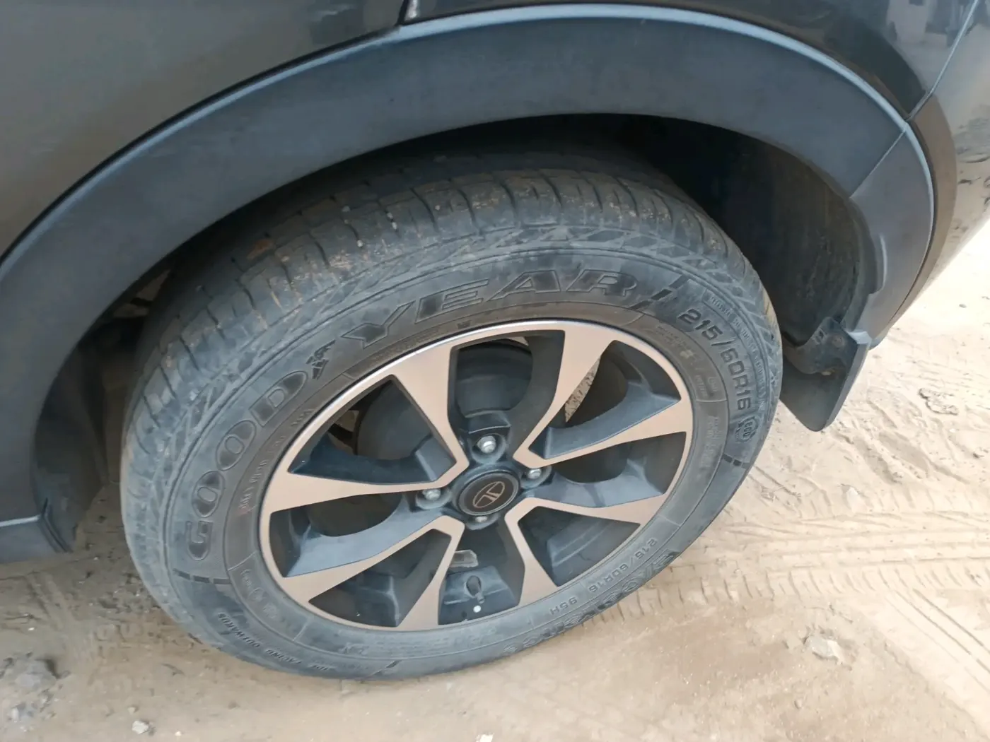 2020 Tata NEXON XZ PLUS PETROL, Petrol, Manual, 31,973 km, tyre