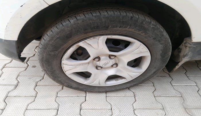 2017 Ford Ecosport TREND 1.5L DIESEL, Diesel, Manual, 51,219 km, tyre