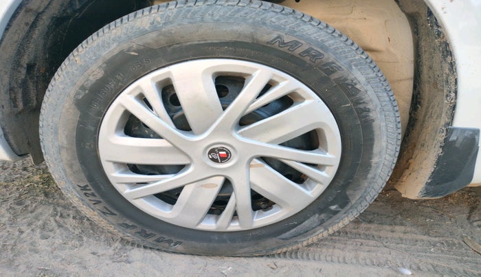 2015 Maruti Swift Dzire LDI, Diesel, Manual, 1,40,000 km, tyre