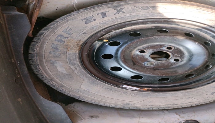 2015 Maruti Swift Dzire LDI, Diesel, Manual, 1,40,000 km, tyre