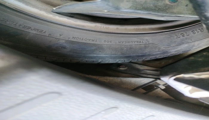 2012 Maruti Wagon R 1.0 LXI CNG, Petrol, Manual, 2,12,043 km, tyre