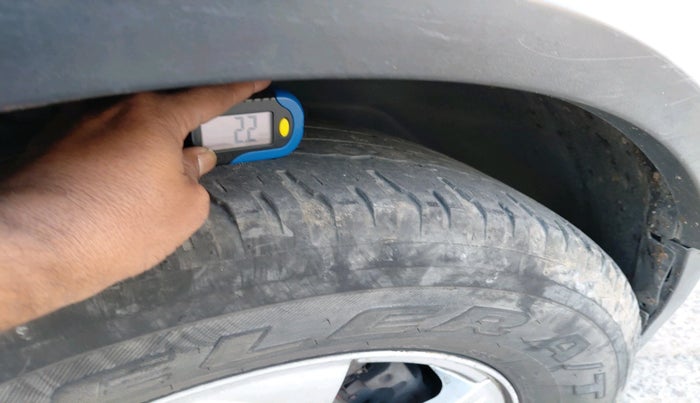 2013 Mahindra XUV500 W8, Diesel, Manual, 1,11,329 km, tyre