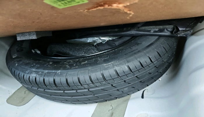 2022 Hyundai AURA SX 1.2 CNG, Petrol, Manual, 43,226 km, tyre