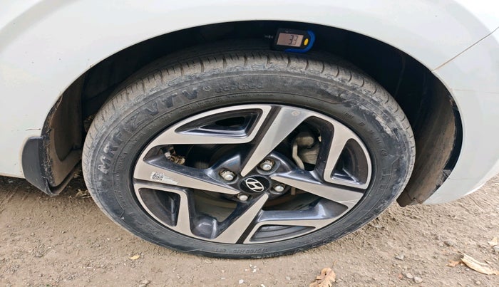 2022 Hyundai AURA SX 1.2 CNG, Petrol, Manual, 43,226 km, tyre