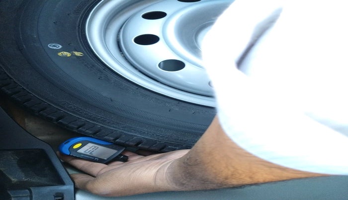 2020 Maruti Swift LXI, Petrol, Manual, 17,277 km, tyre