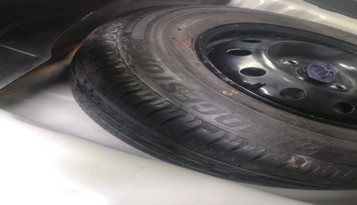 2022 Maruti Swift VXI AMT, Petrol, Automatic, 67,121 km, tyre