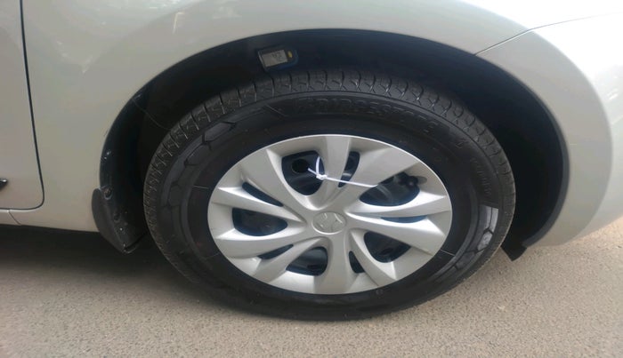 2022 Maruti Swift VXI AMT, Petrol, Automatic, 67,121 km, tyre