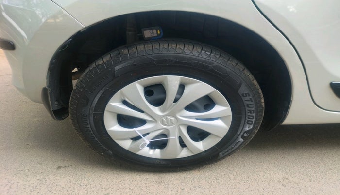 2022 Maruti Swift VXI AMT, Petrol, Automatic, 67,121 km, tyre