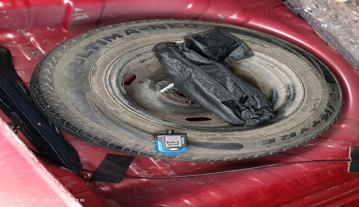 2018 Renault Kwid RXT 1.0, Petrol, Manual, 80,728 km, tyre