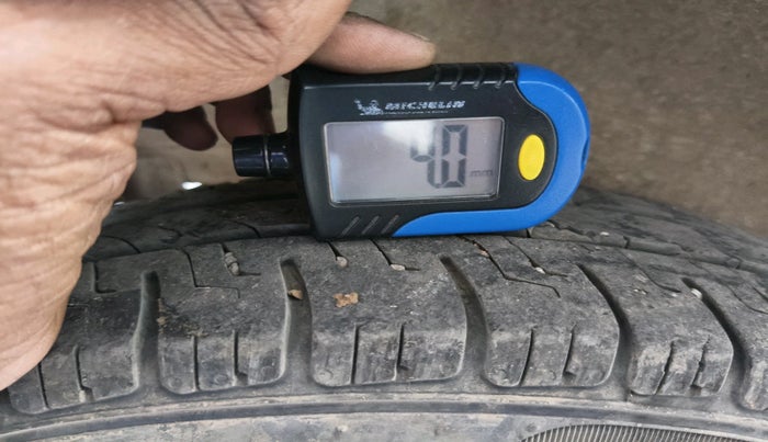 2015 Maruti Wagon R 1.0 LXI CNG, Petrol, Manual, 1,15,389 km, tyre