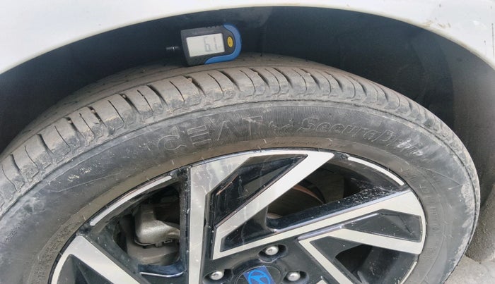 2024 Hyundai NEW I20 ASTA 1.2 MT, Petrol, Manual, 22,640 km, tyre