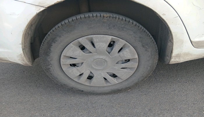 2011 Maruti Swift Dzire VXI, Petrol, Manual, 1,00,845 km, tyre