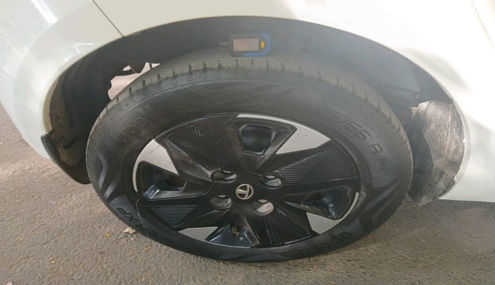 2023 Tata TIAGO EV XZ PLUS LONG RANGE, Electric, Automatic, 52,770 km, tyre