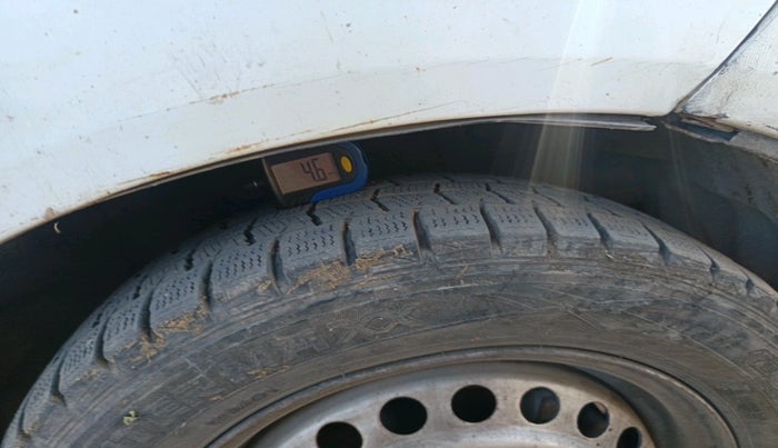 2012 Honda Brio E MT, Petrol, Manual, 2,06,915 km, tyre