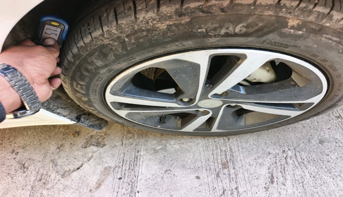 2024 Tata ALTROZ XZ PLUS SUNROOF CNG, Petrol, Manual, 4,933 km, tyre