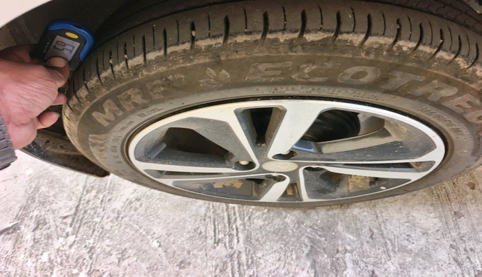 2024 Tata ALTROZ XZ PLUS SUNROOF CNG, Petrol, Manual, 4,933 km, tyre