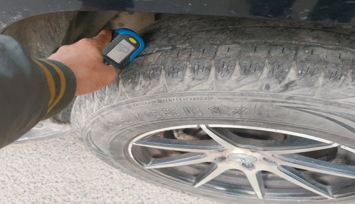 2017 Mahindra TUV300 T6, Diesel, Manual, 40,255 km, tyre