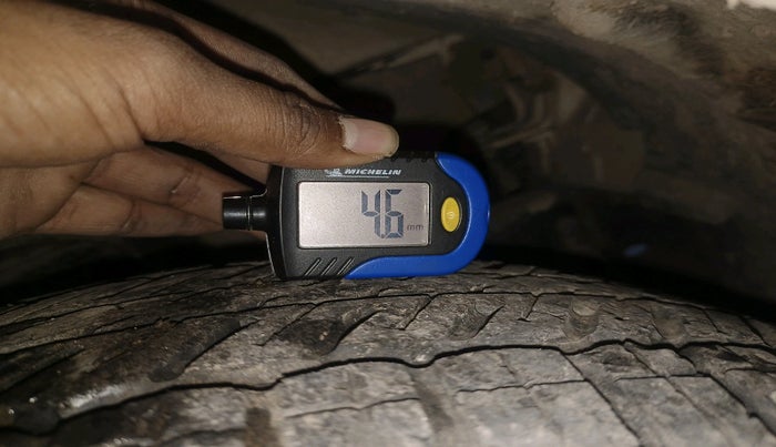 2017 Mahindra Scorpio S4 PLUS 1.99 INTELLI-HYBRID, Diesel, Manual, 99,316 km, tyre