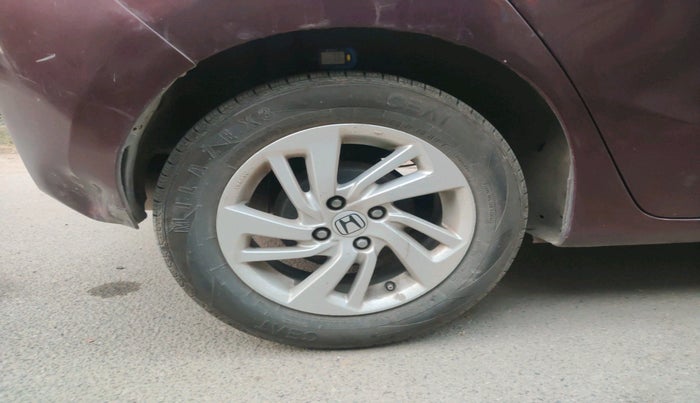 2015 Honda Jazz 1.2L I-VTEC V AT, Petrol, Automatic, 33,088 km, tyre