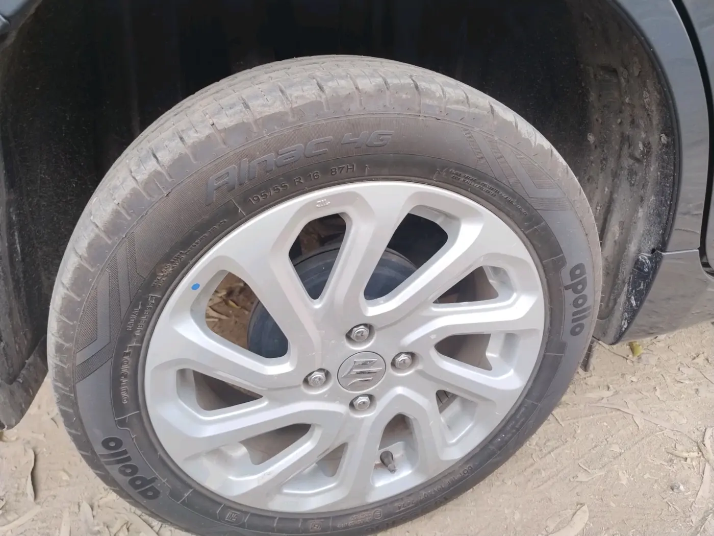 2024 Maruti Baleno ZETA 1.2 AGS, Petrol, Automatic, 5,912 km, tyre