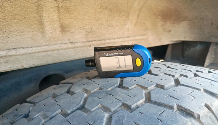 2021 Mahindra Bolero B6 (O), Diesel, Manual, 74,357 km, tyre