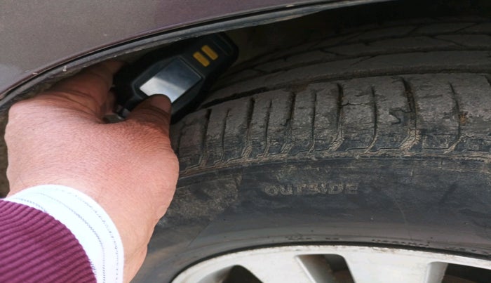 2011 Honda Accord 2.4L I-VTEC MT, Petrol, Manual, 74,106 km, tyre