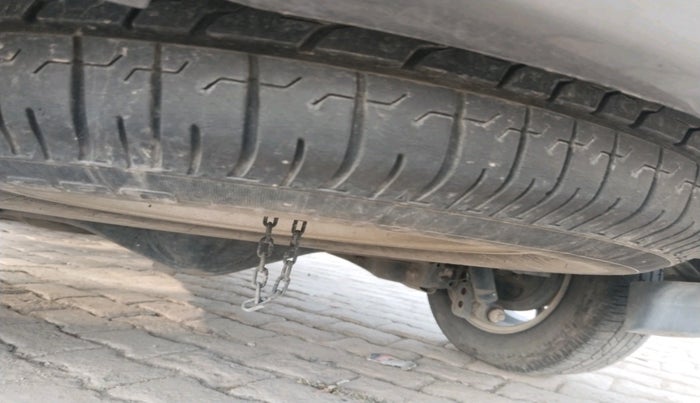 2019 Toyota Innova Crysta 2.4 GX 8 STR, Diesel, Manual, 49,869 km, tyre