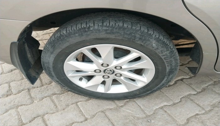 2019 Toyota Innova Crysta 2.4 GX 8 STR, Diesel, Manual, 49,869 km, tyre