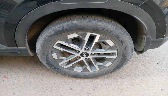 2023 Hyundai VENUE SX 1.5 CRDI, Diesel, Manual, 50,073 km, tyre