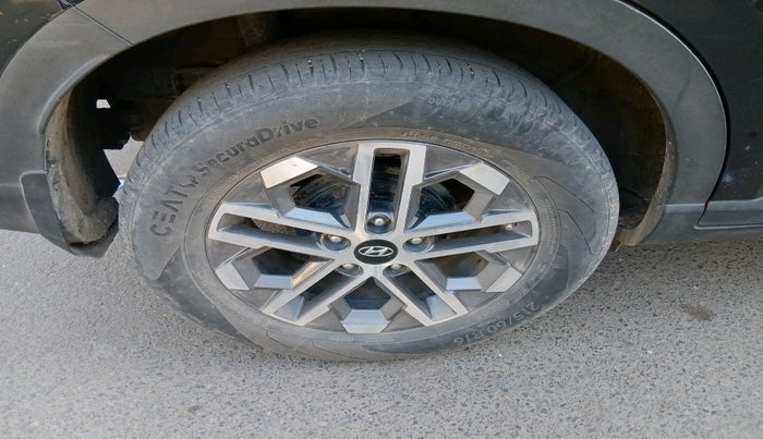 2023 Hyundai VENUE SX 1.5 CRDI, Diesel, Manual, 50,073 km, tyre