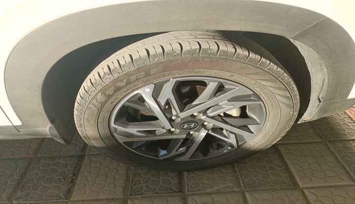 2024 Hyundai Creta SX (O) 1.5 PETROL, Petrol, Manual, 23,493 km, tyre