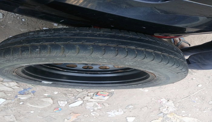 2010 Skoda Laura AMBIENTE 1.9 TDI MT, Diesel, Manual, 79,335 km, tyre