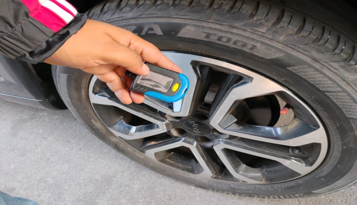 2022 Jeep Compass MODEL S (O) 1.4 PETROL DCT, Petrol, Automatic, 59,784 km, tyre