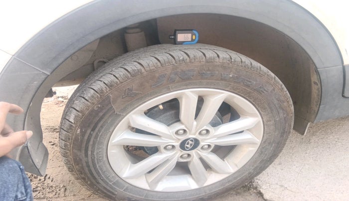 2016 Hyundai Creta SX PLUS 1.6 PETROL, Petrol, Manual, 55,310 km, tyre