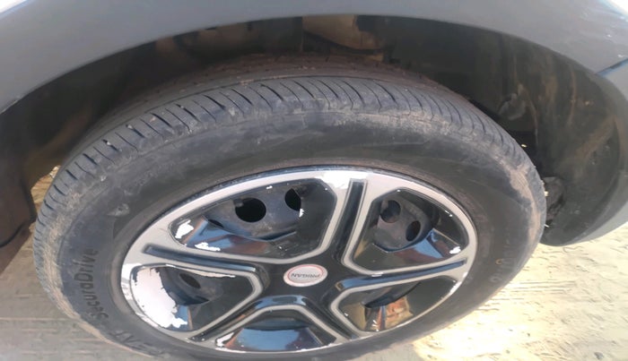 2017 Tata NEXON XM DIESEL, Diesel, Manual, 64,889 km, tyre